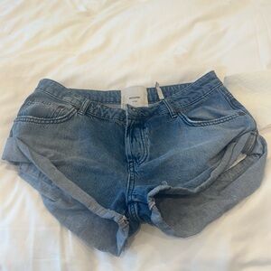 WORN ONCE ONE TEASPOON BANDIT JEAN SHORTS IN A SIZE 28
